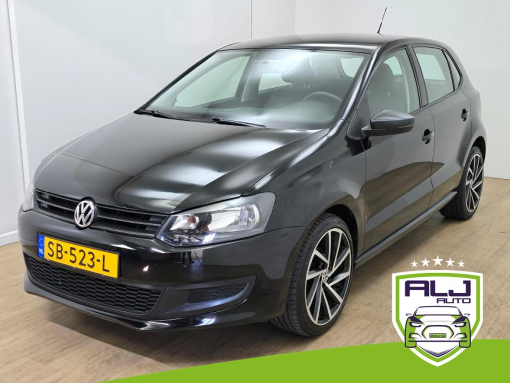 Volkswagen Polo occasion 1.2 met parkeercamera en luxe audio | sportieve look | tweedehands volkswagen polo zwart in 5 deurs | alj