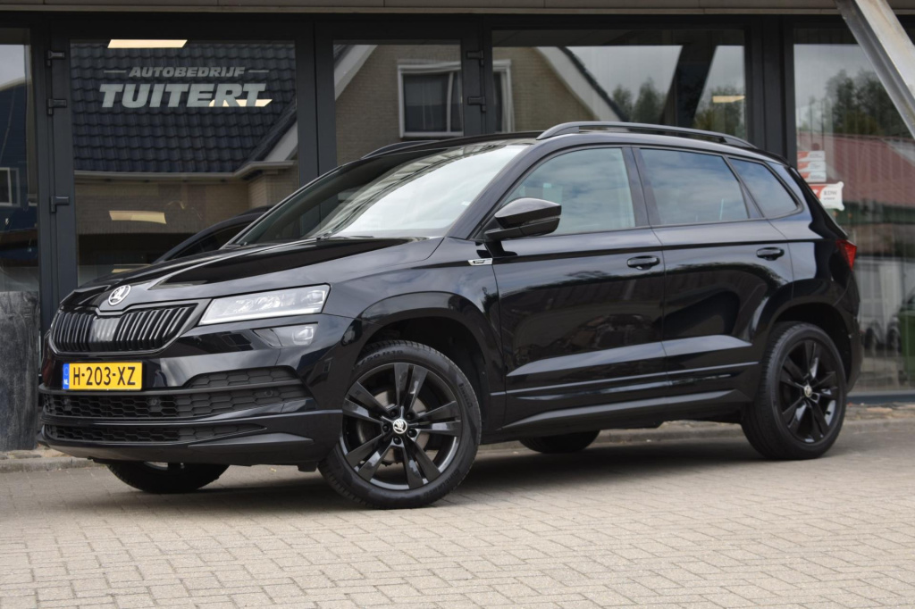 Skoda Karoq 1.5 tsi act sportline | trekhaak | camera | nap | virtual cockpit | apple carplay | android auto | dealer onderhouden