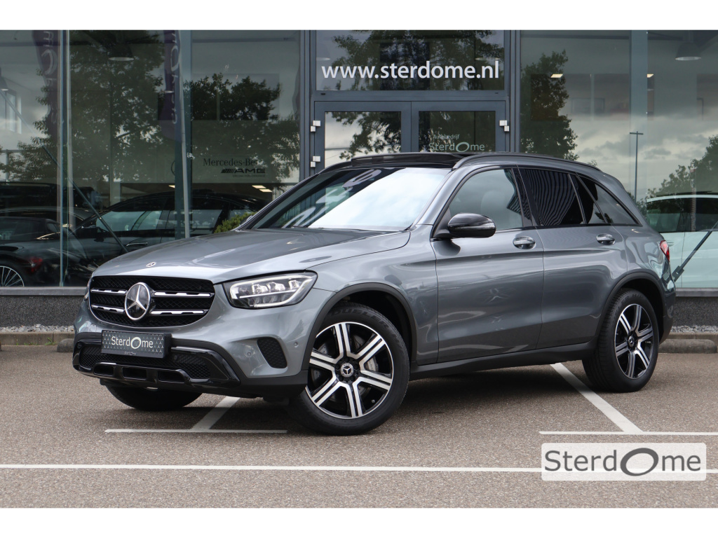 Mercedes-Benz Glc 300e 4matic business solution luxury l mbux l panoramadak l night pakket l airmatic l distronic l keyless- go l mbux l head up l camera l wegklapbare trekhaak l led adaptief l stoelverwarming l spiegel pakket l