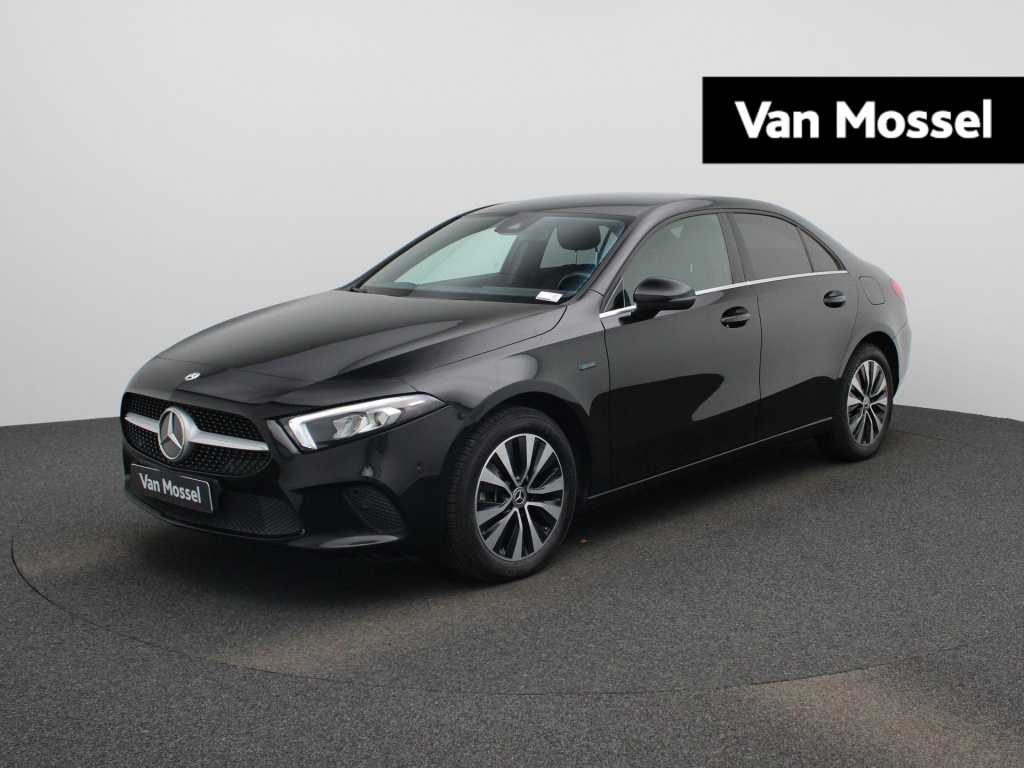 Mercedes-Benz A-Klasse 250 e business line | automaat | lmv | half leder | virtual cockpit | cruise control | camera | navigatie | bluetooth | climate control