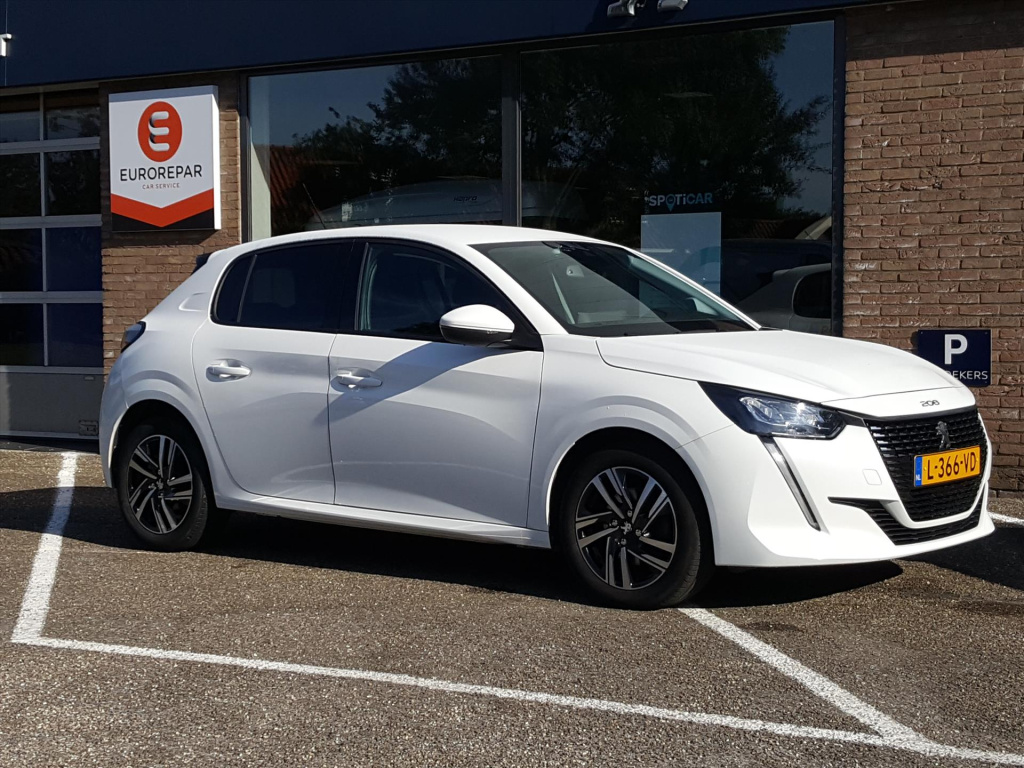 Peugeot 208 1.2 puretech 100pk allure navigatie | apple carplay & android auto | cruise & climate control | parkeersensoren | bluetooth bellen&muziek | lm-velgen