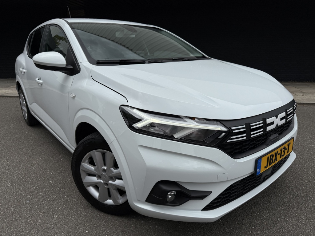 Dacia Sandero 1.0 tce 90 essential // 2024 // 27.000km //