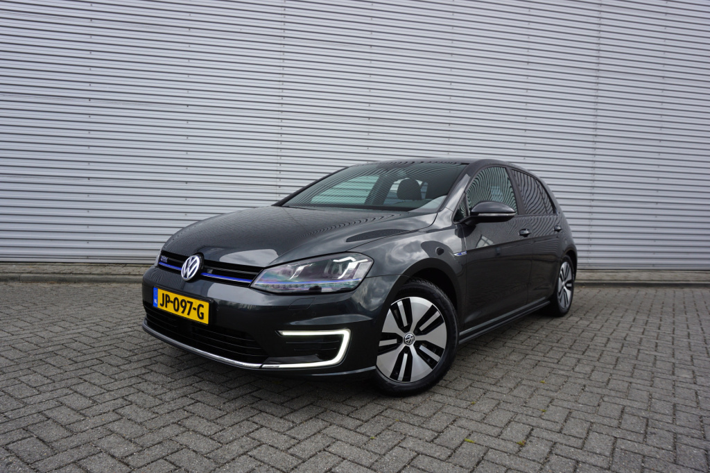 Volkswagen Golf 1.4 tsi gte airco / navi / stoelverw. / acc / parkeers. / elektr. ramen / trekhaak