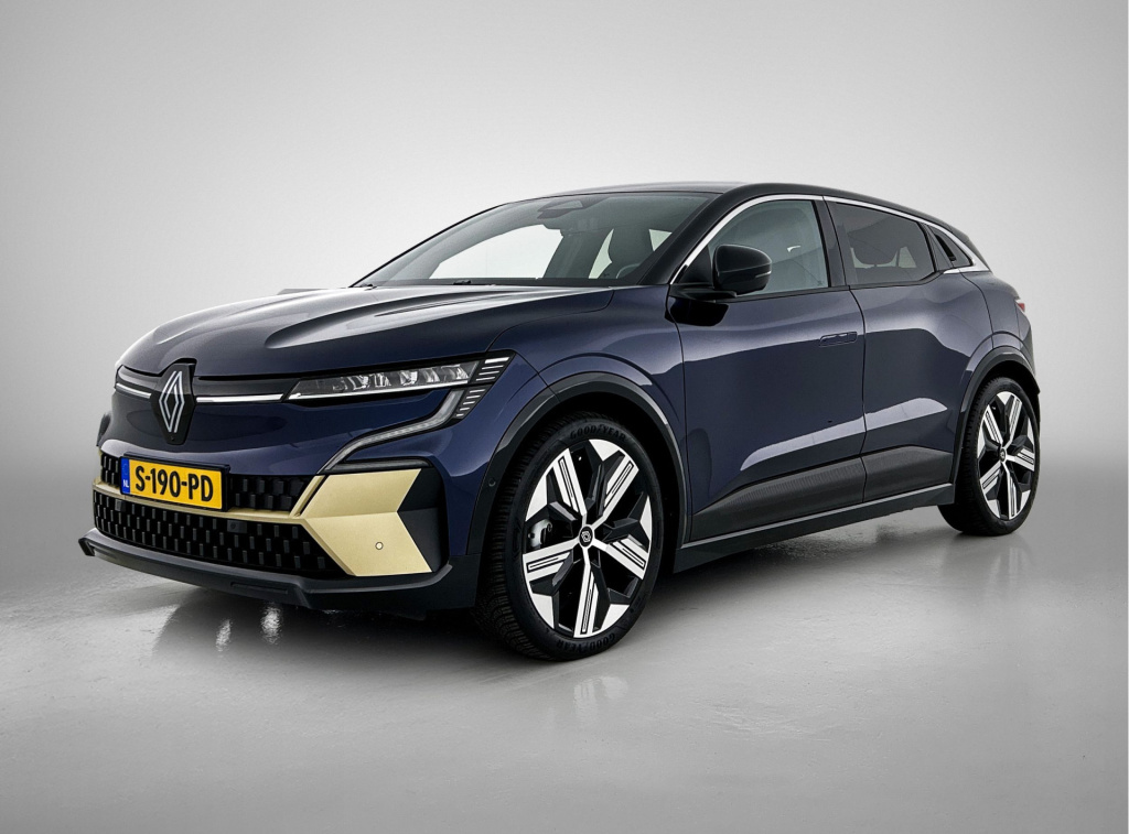 Renault Megane E-tech ev60 optimum charge iconic |stoelverwarming | harman kardon | trekhaak