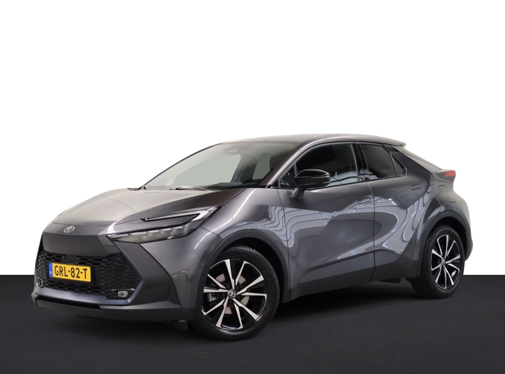 Toyota C-hr 1.8 hybrid 140 first