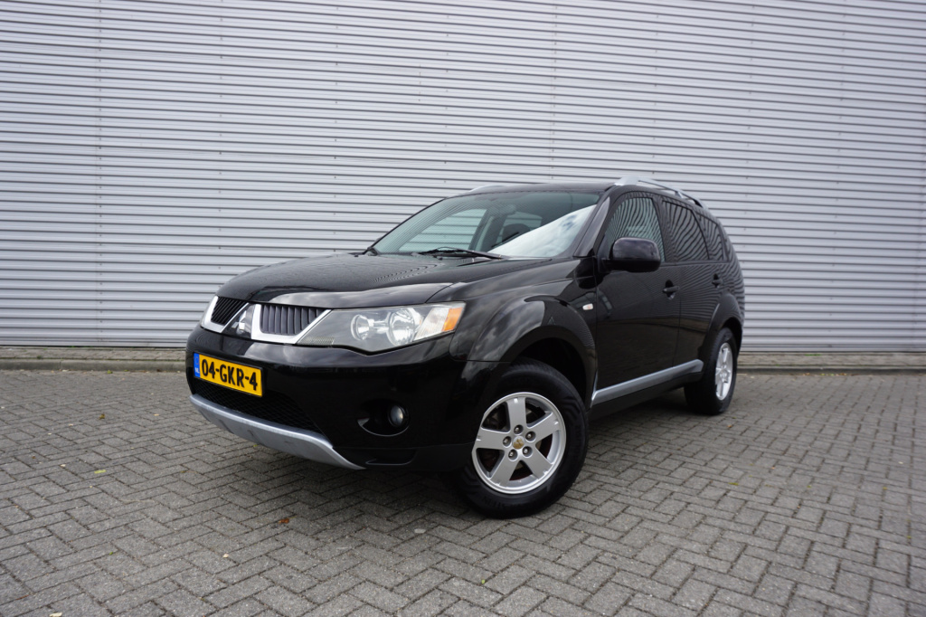 Mitsubishi Outlander 2.4 intro edition 2wd airco / cruise / elektr. ramen / trekahaak / lm velgen / nap