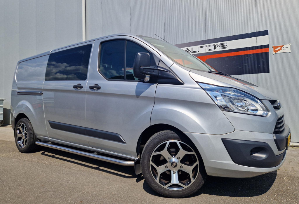 Ford Transit Custom 290 2.2 tdci l2h1 ambiente dc in zeer goede staat met nieuw originele ford motor zie omschr.