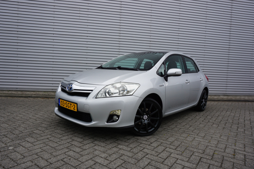 Toyota Auris 1.8 full hybrid aspiration automaat - airco / navi / cruise / elektr. ramen / lm velgen / nap