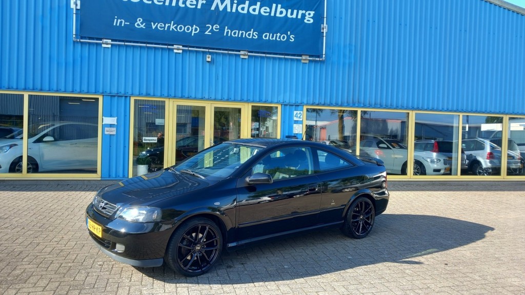 Opel Astra 2.2-16v