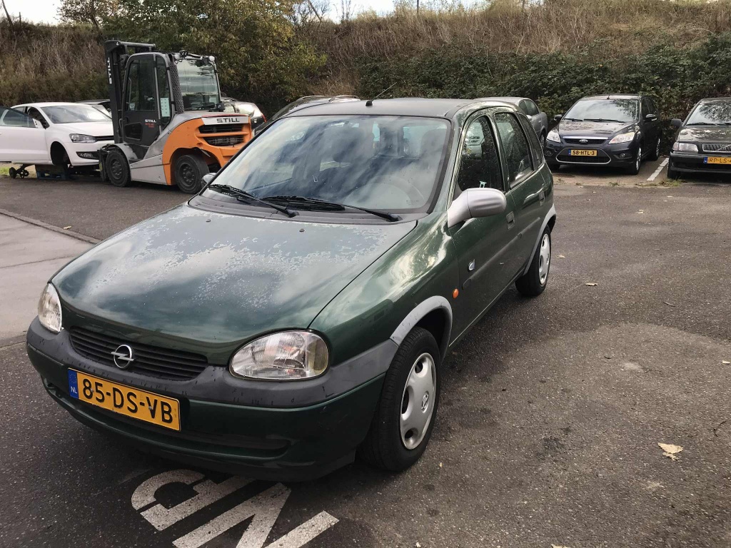 Opel Corsa 1.2i-16v strada