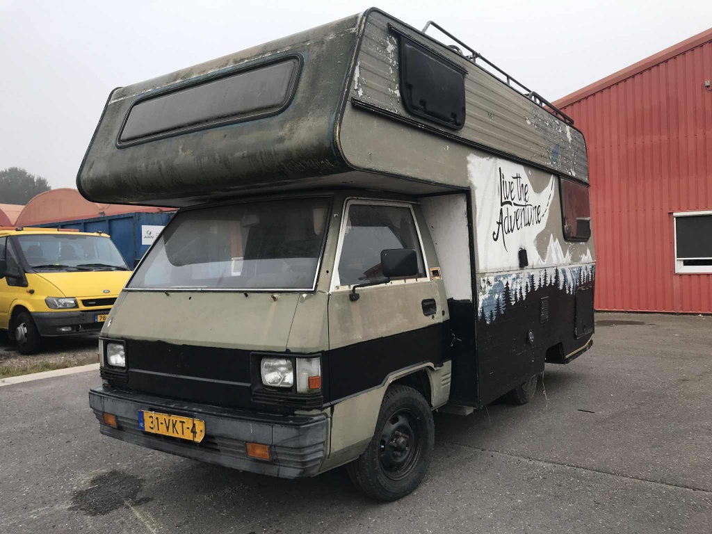 Mitsubishi Pajero l030p standaard