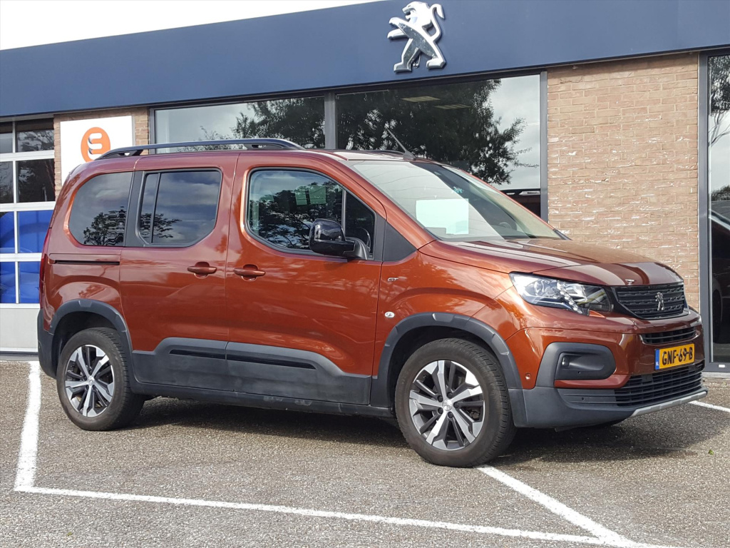 Peugeot Rifter gt-line 1.2 pt-130pk (vol)automaat (eat8) 5-pers. full options | bt | trekhaak | cruise & climate control | parkeersensoren v+a | achteruitrijcamera