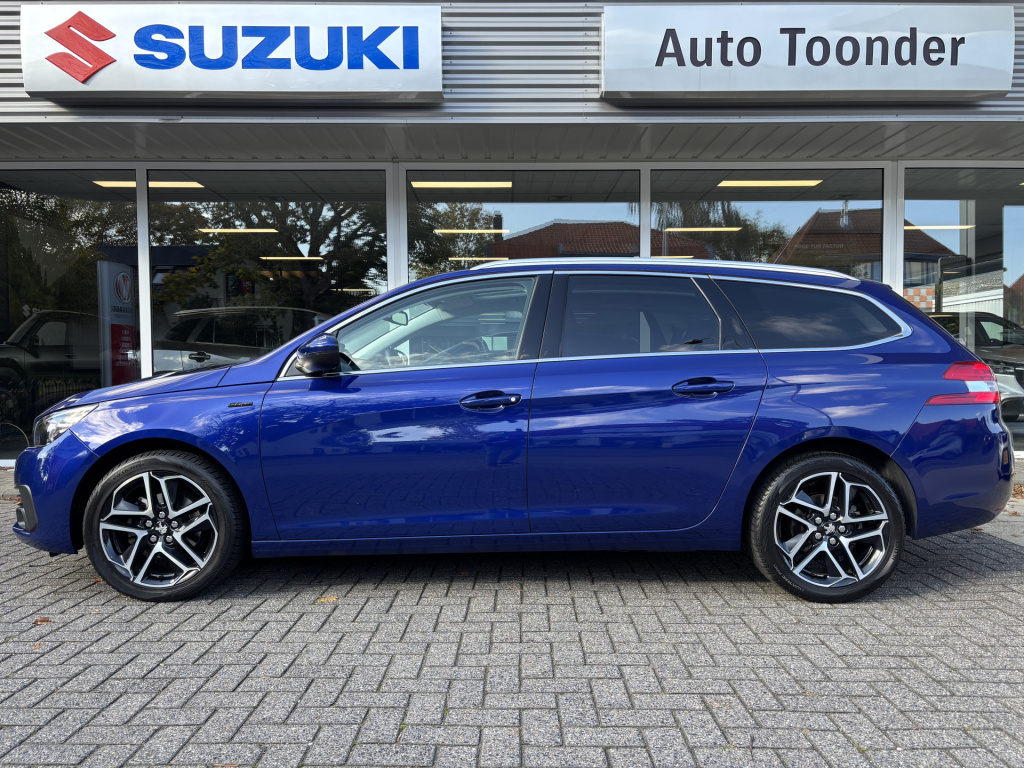 Peugeot 308 sw 1.2 puretech blue lease premium/ panoramadak/ trekhaak