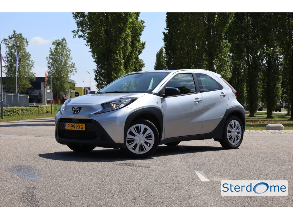 Toyota Aygo x 1.0 vvt-i mt play i achteruitrij camera i acc i airco i apple/android carplay i rij assistentie i nederlandse auto i
