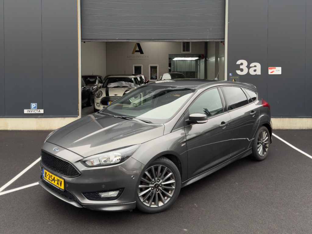 Ford Focus 1.0 ecoboost st line business