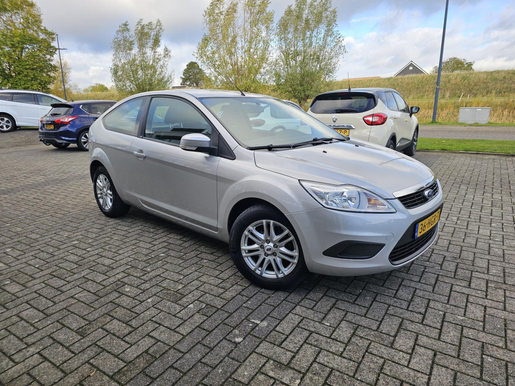 Ford Focus 1.6 trend airco,trekhaak. van eerste eigenaar!
