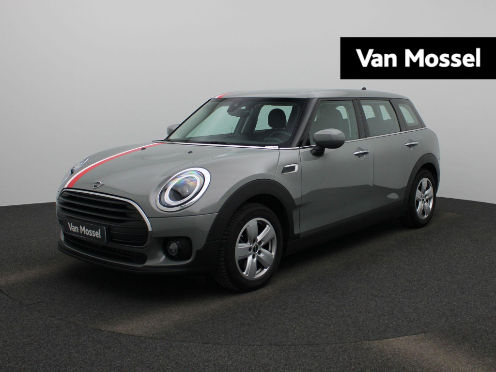 Mini Clubman 1.5 cooper essential | automaat | lage km stand! | navigatie | led koplampen | sfeerverlichting | achteruitrijcamera | voorstoelen verwarmd | keyless entry | cruise control | parkeersensor achter | apple carplay / android ...
