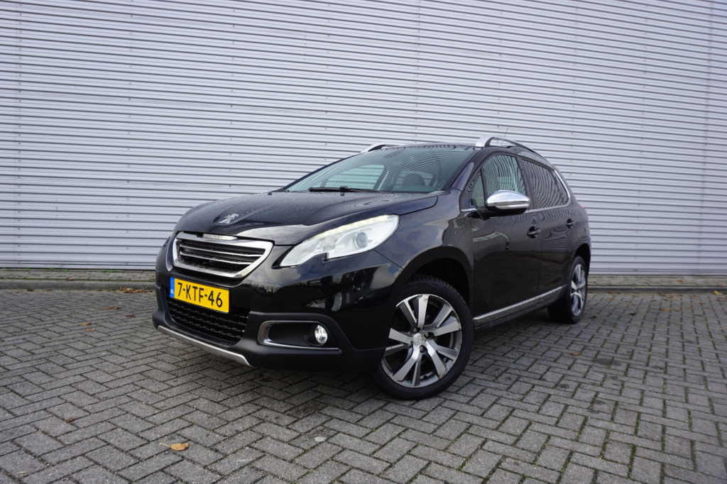 Peugeot 2008 1.6 vti féline airco / navi / cruise / pano / leder / parkeersens. / lm velgen / nap