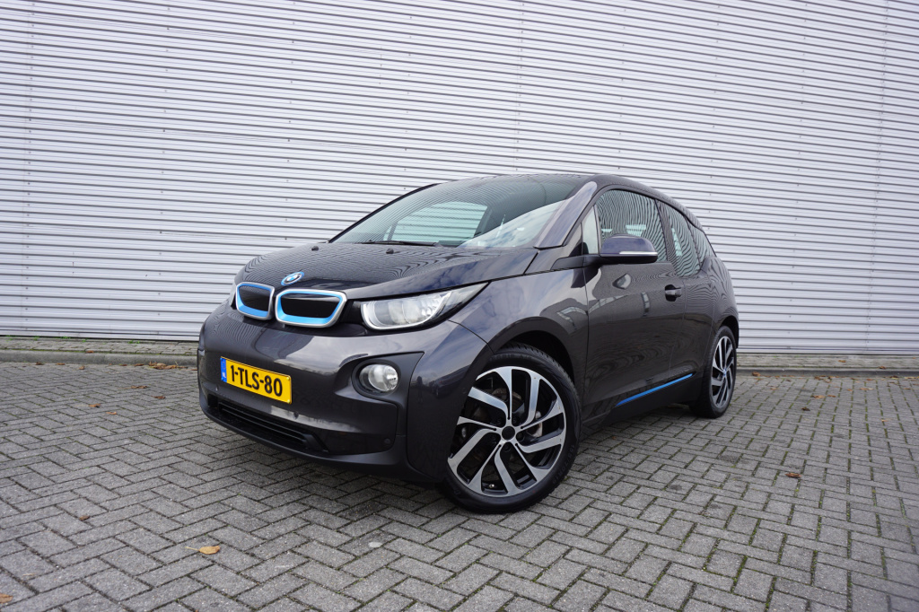 BMW I3 basis comfort 22 kwh 1e eigenaar - automaat - airco / navi / cruise / leder / lm velgen / nap