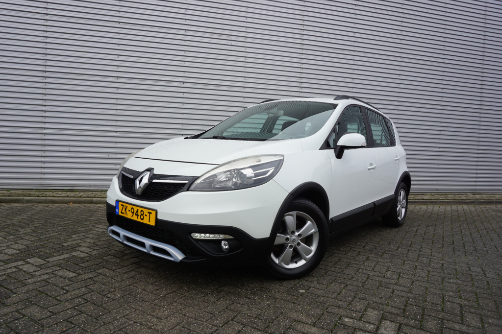 Renault Scenic xmod 1.2 tce bose climate / navi / cruise / stoelverw. / parkeers. / trekhaak / lm velgen
