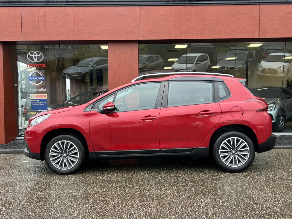 Peugeot 2008 1.2 puretech blue lion | trekhaak | navigatie