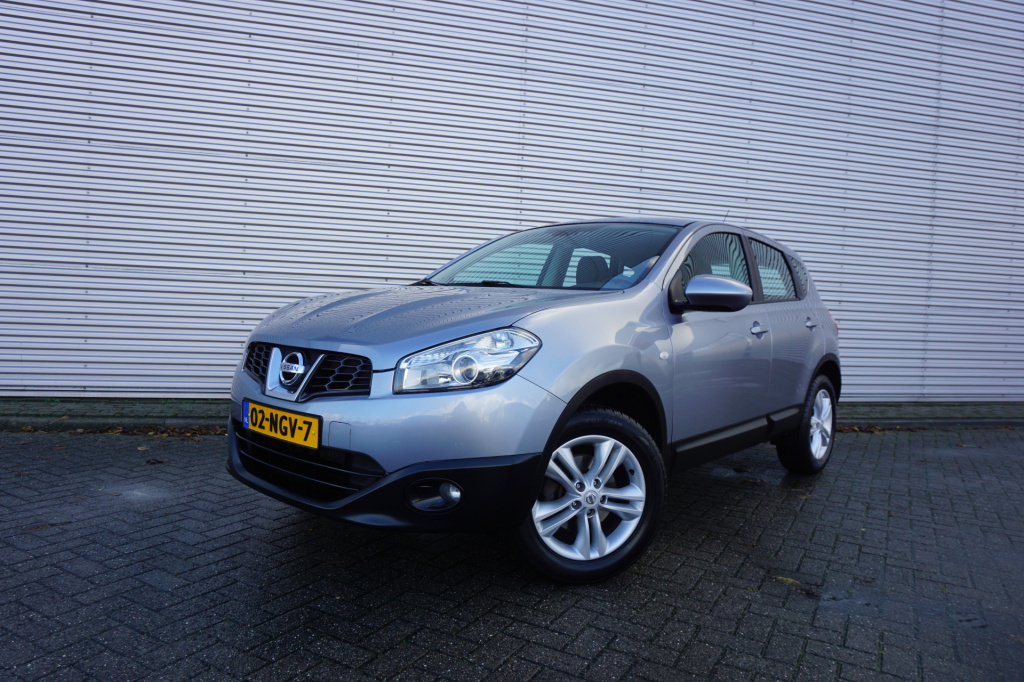 Nissan Qashqai 1.6 acenta airco / cruise / elektr. ramen / parkeers. / lm velgen / trekhaak / nap