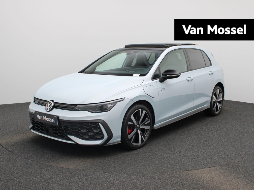 Volkswagen Golf 1.5 ehybrid gte | automaat | panoramadak | navigatie | apple carplay / android auto | trekhaak inklapbaar | digital cockpit | advanced keyless | heads-up display | stoel- stuurverwarming | lichtmetalen velgen |