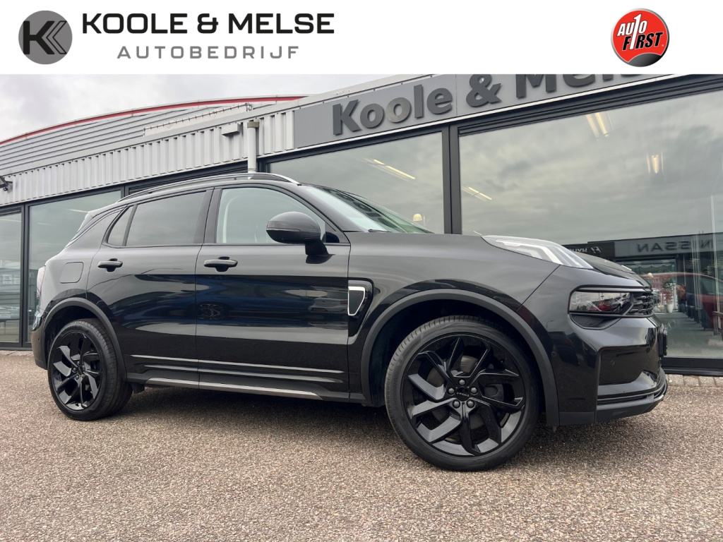 Lynk & Co 01 1.5 261pk plug in hybrid , black edition , zwarte velgen , panodak , 360 gr camera , adaptive cc , carplay