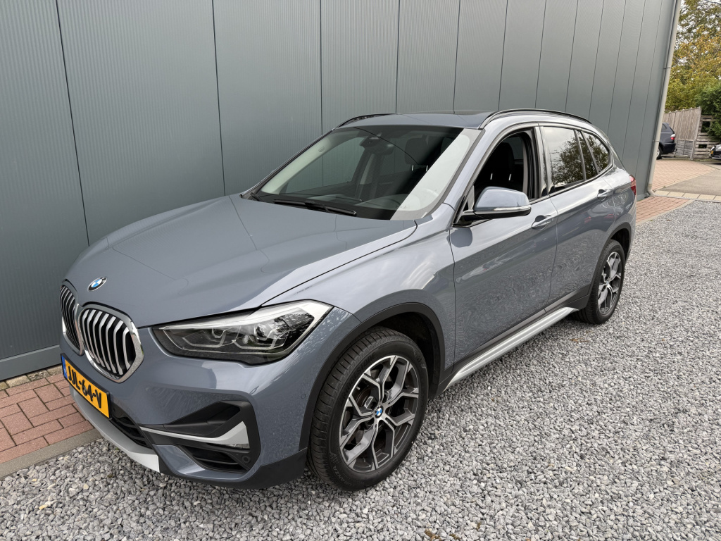 BMW X1 s-drive20i 192pk automaat high executive panoramadak