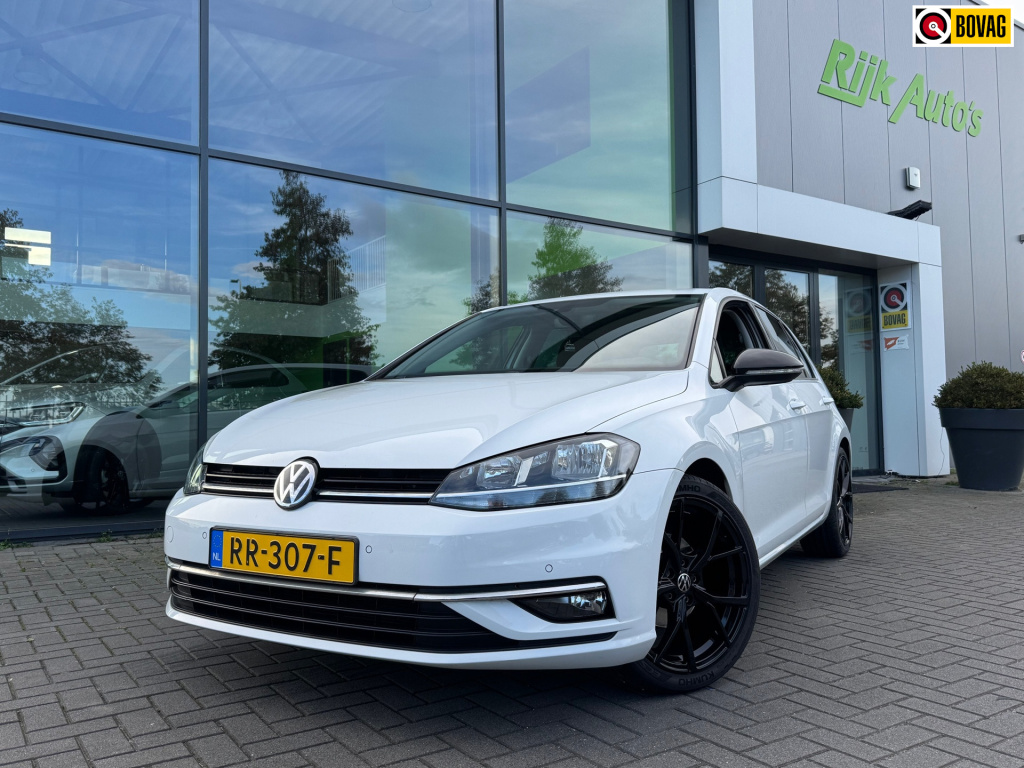 Volkswagen Golf 1.0 tsi * massage stoel * camera * carplay * stoelverwarming
