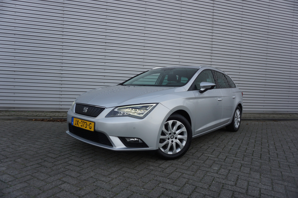 Seat Leon st 1.0 ecotsi style connect climate / navi / cruise / camera / parkeersens. / trekhaak / nap