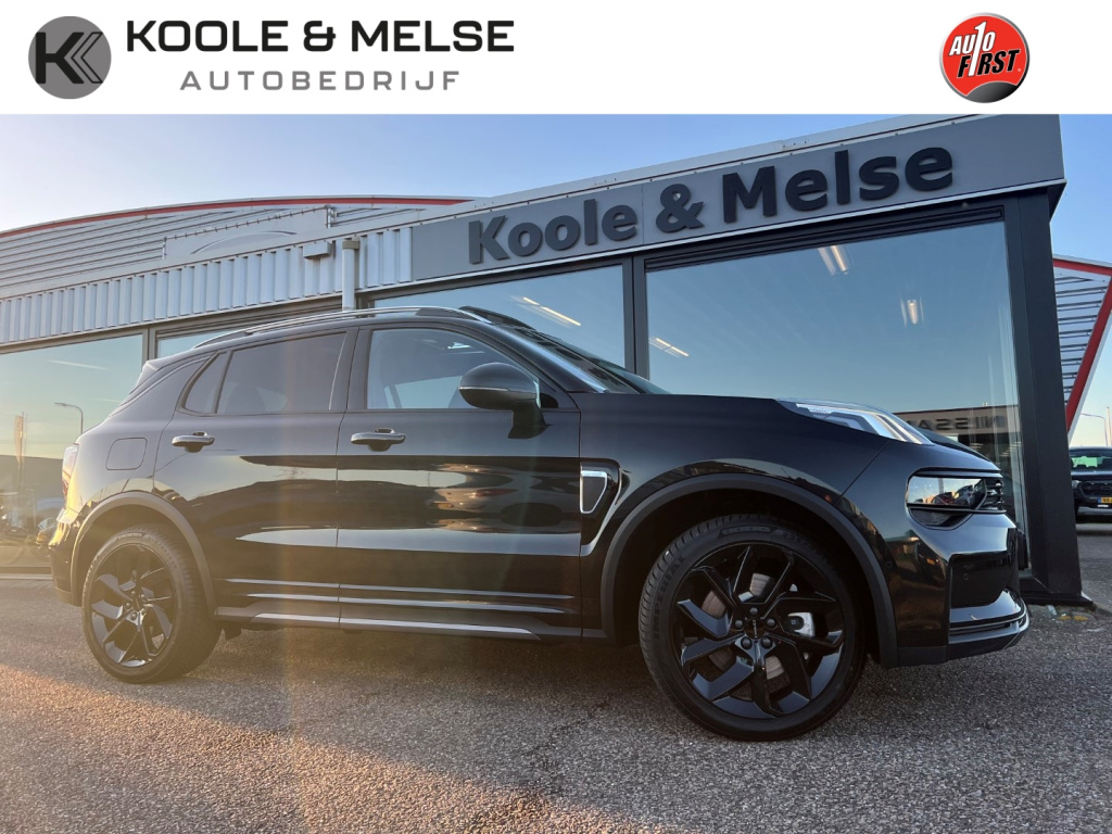 Lynk & Co 01 1.5 261pk phev , black edition ,360gr camera , pano dak , adaptive cc , car play , stuurverwarming