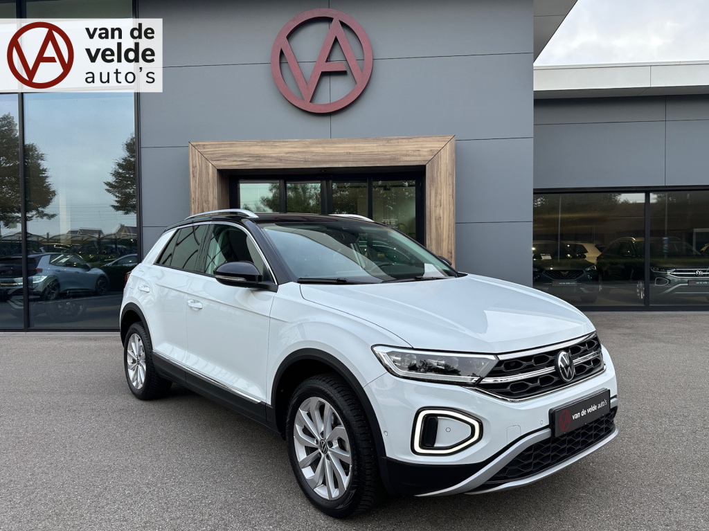 Volkswagen T-roc 1.5 tsi 150pk dsg style | trekhaak | navi | iq light | adapt. cruise | rijklaar incl. garantie
