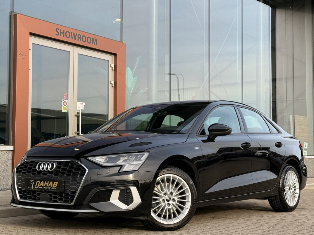 Audi A3 limousine 30 tfsi advanced edition | navi | acc | stoelverwarming | apple carplay | dab |