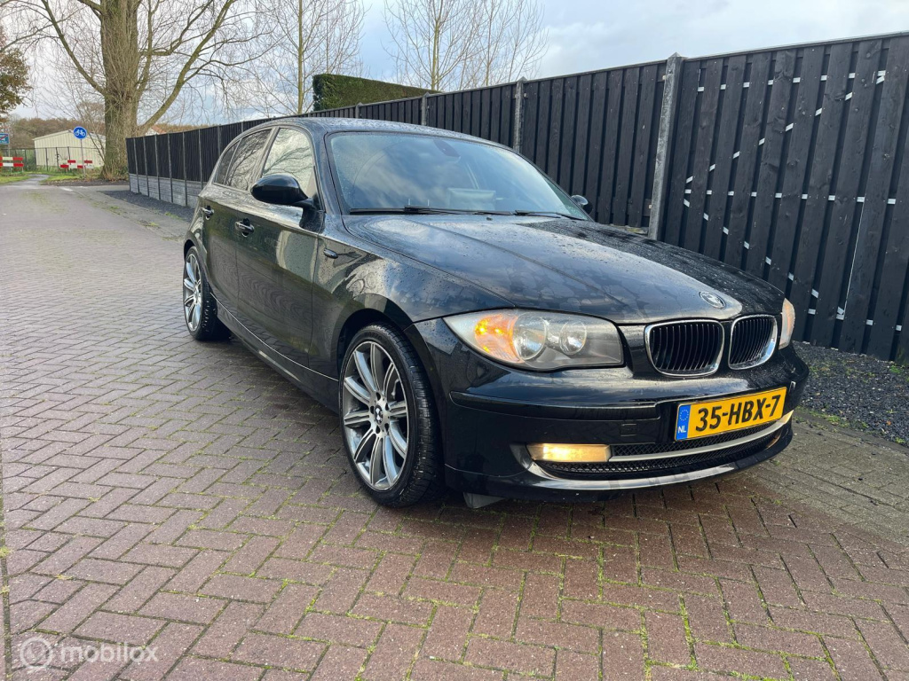 BMW 1 Serie 116i business line grote beurt gedaan !