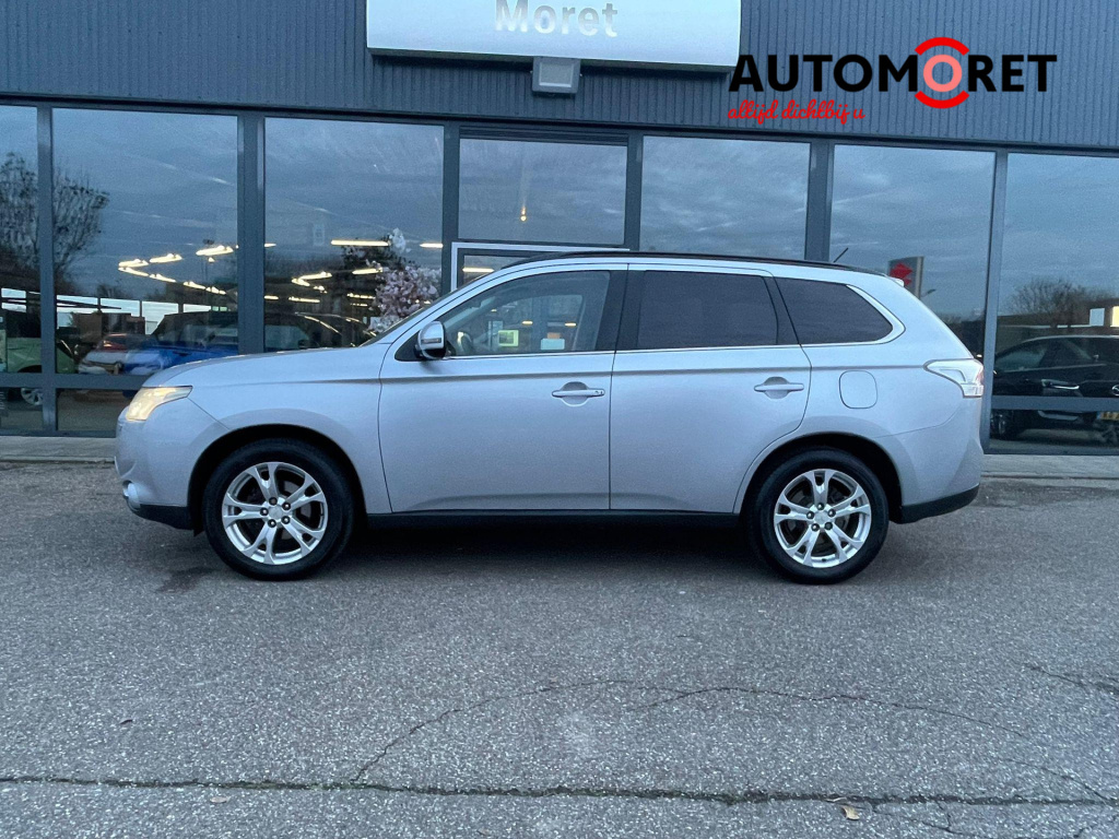 Mitsubishi Outlander 2.0 intense+ automaat|7zits