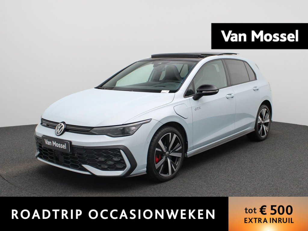 Volkswagen Golf 1.5 ehybrid gte | automaat | panoramadak | navigatie | apple carplay / android auto | trekhaak inklapbaar | digital cockpit | advanced keyless | heads-up display | stoel- stuurverwarming | lichtmetalen velgen |