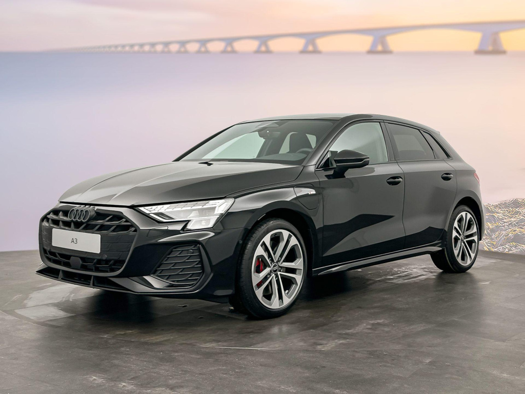 Audi A3 sportback s edition competition 45 tfsi e 200 kw / 272 pk sp