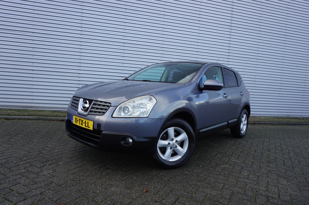 Nissan Qashqai 1.6 acenta airco / cruise / elektr. ramen / parkeers. / trekhaak / lm velgen / nap