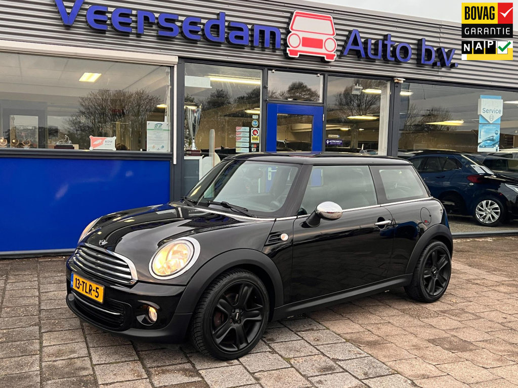 Mini Cooper mini 1.6 10 years ii, navigatie, leer, lm velgen enz...