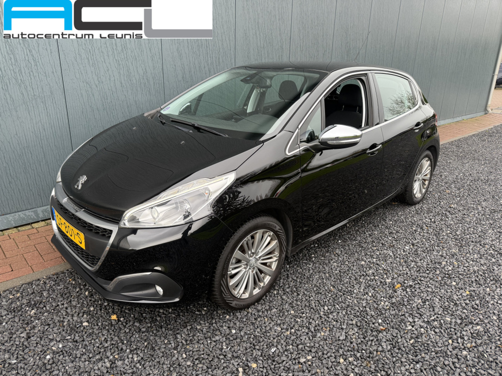 Peugeot 208 1.2 puretech blue lease executive 5-drs