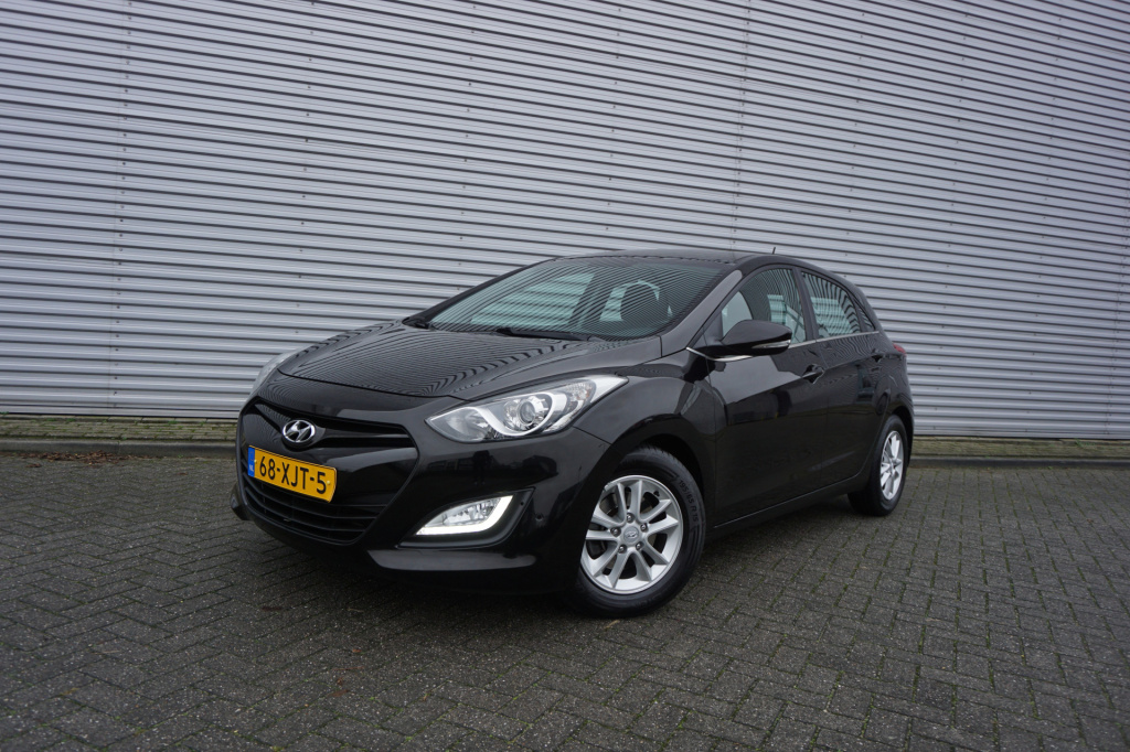 Hyundai I 30 1.6 gdi i-vision automaat / climate / navi / cruise controle / led / lm velgen