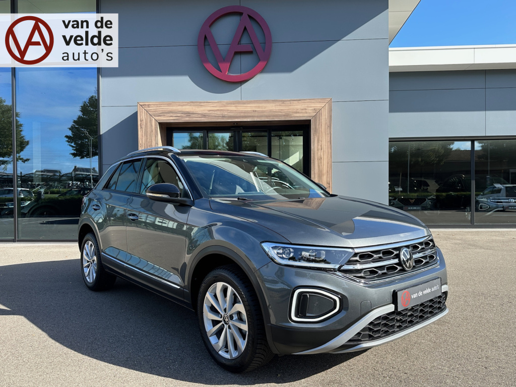 Volkswagen T-roc 1.5 tsi 150pk dsg style | trekhaak | navi | iq light | adapt. cruise | rijklaar incl. garantie