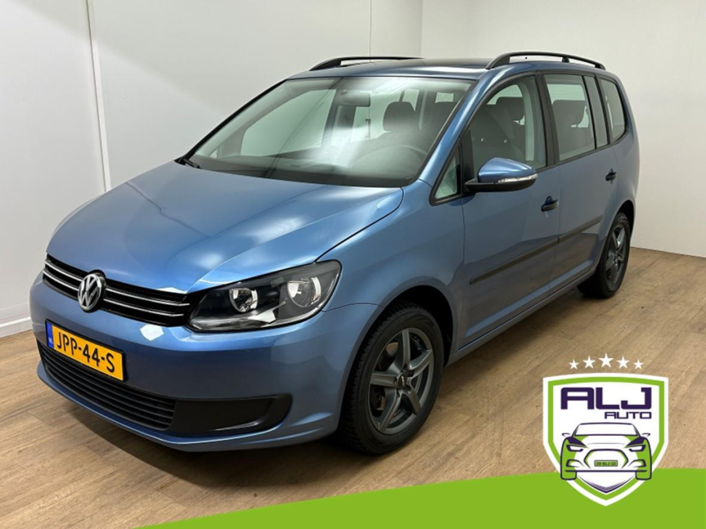 Volkswagen Touran occasion | blauw | tweedehands volkswagen touran | 7-zits | airco | cruisecontrol | panoramadak