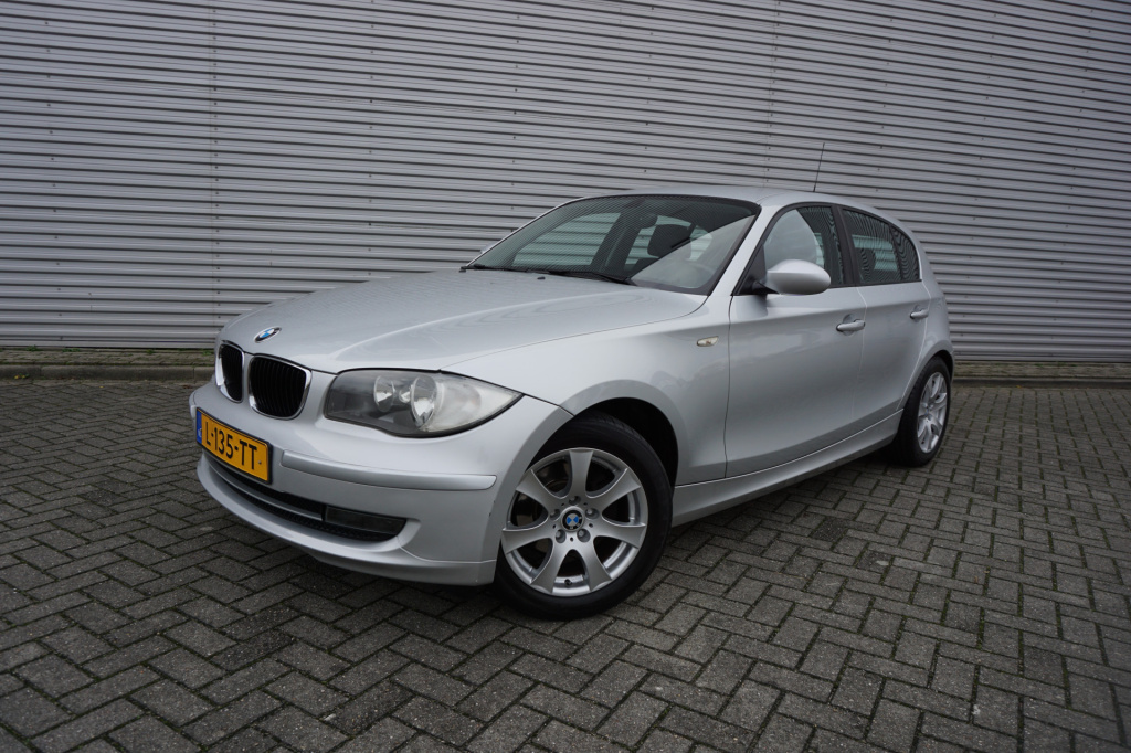 BMW 1 Serie 118i business line airco / lm velgen / mistlampen