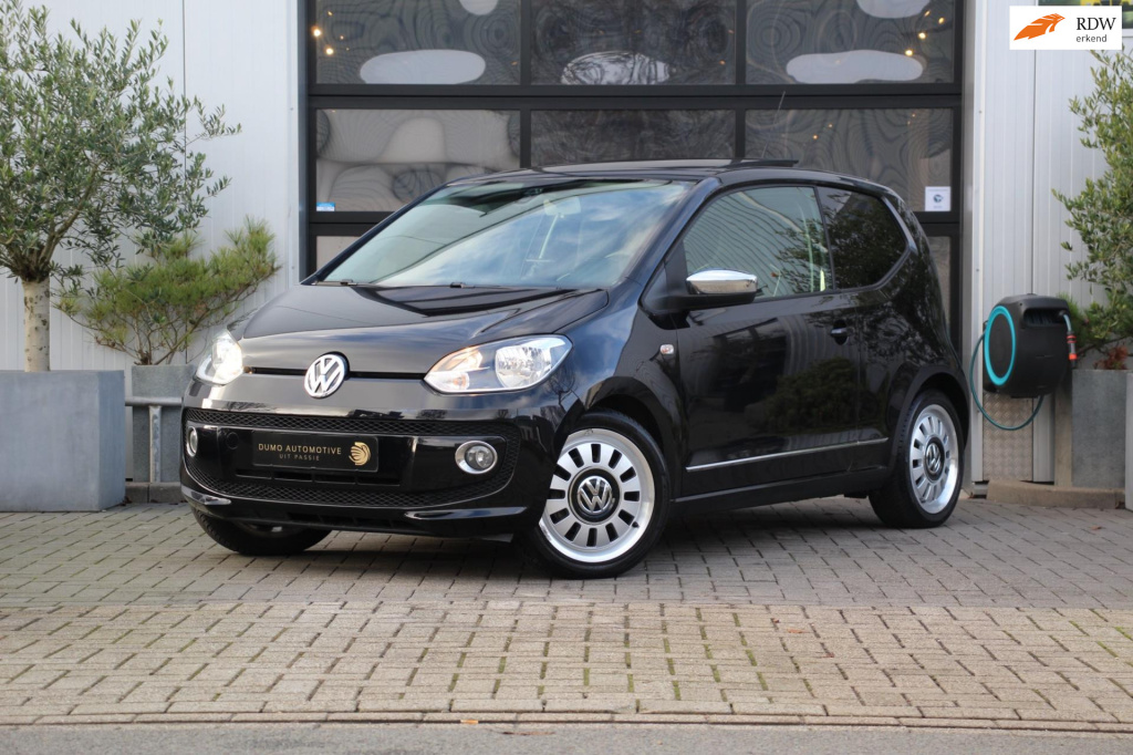 Volkswagen UP! 1.0 black-edition - panoramadak - leer - leder - cruise control - stoelverwarming - navigatie - airco