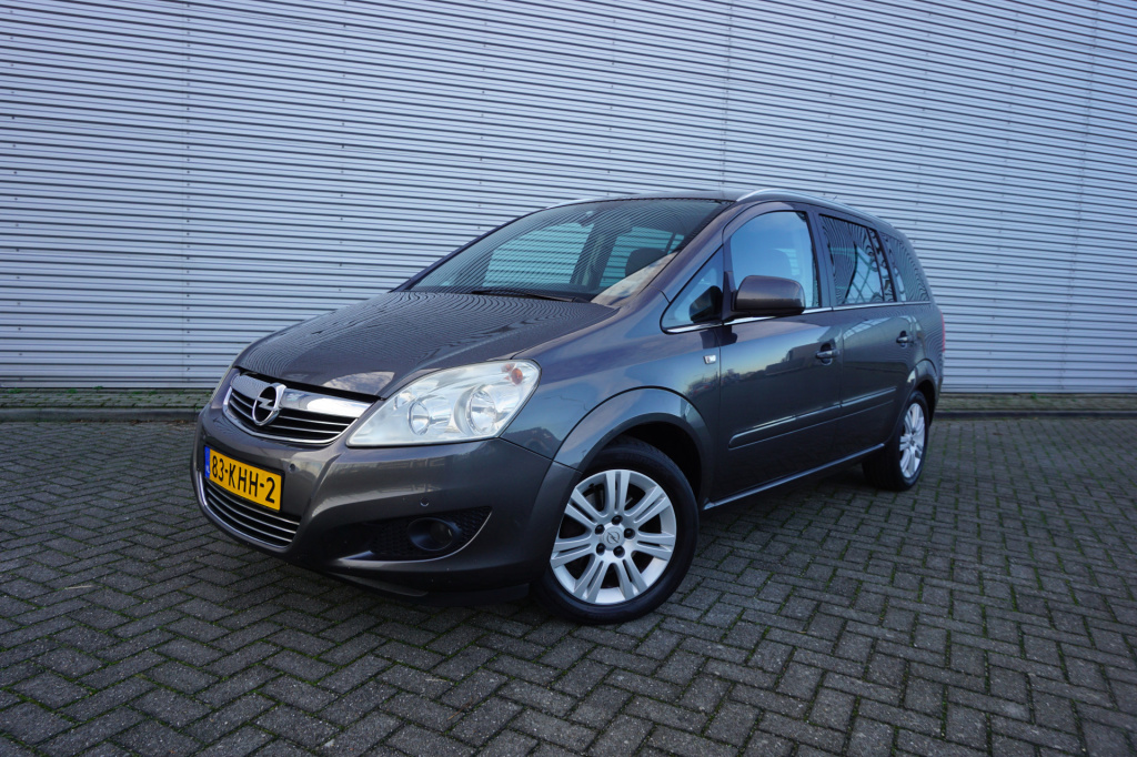 Opel Zafira 1.8 cosmo 7-persoons / climate / navi / cruise / trekhaak / lm velgen / nap