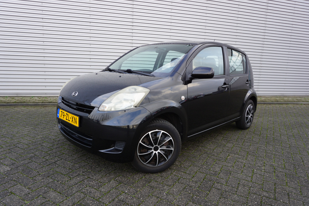 Daihatsu Sirion 2 1.3-16v prestige airco / elektr. ramen / nap