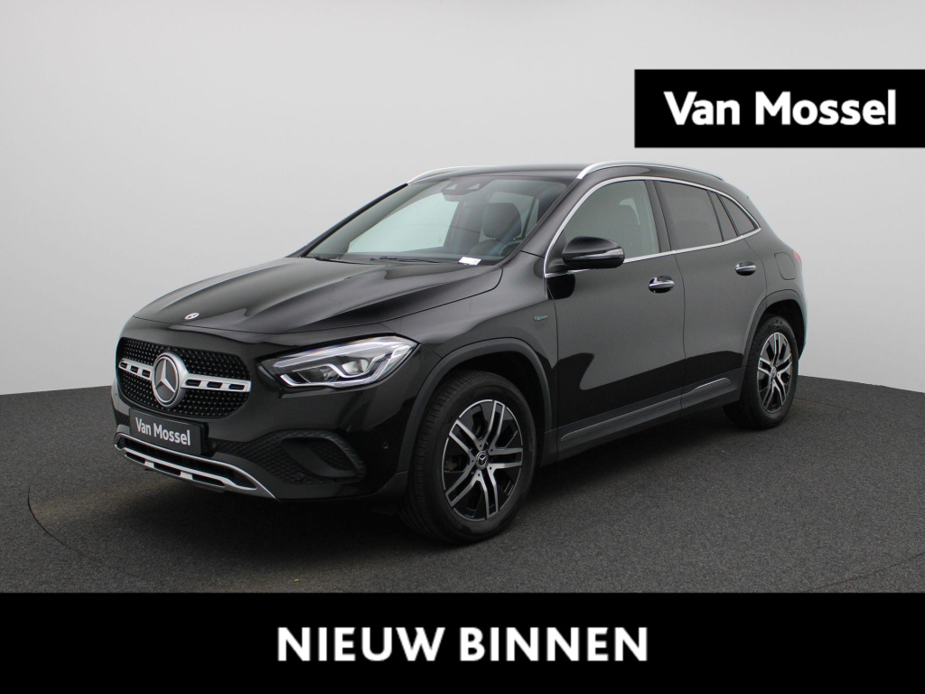 Mercedes-Benz Gla-klasse 250 e style premium | automaat | navigatie | sfeerverlichting | stoelverwarming | elektrische achterklep | heads-up display | premium audio | virtual cockpit | lichtmetalen velgen |