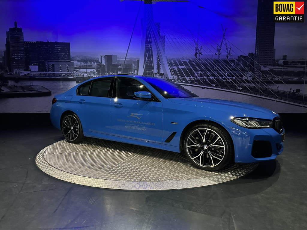BMW 5 Serie 530e business edition plus *schuifdak*laser*hud*acc*